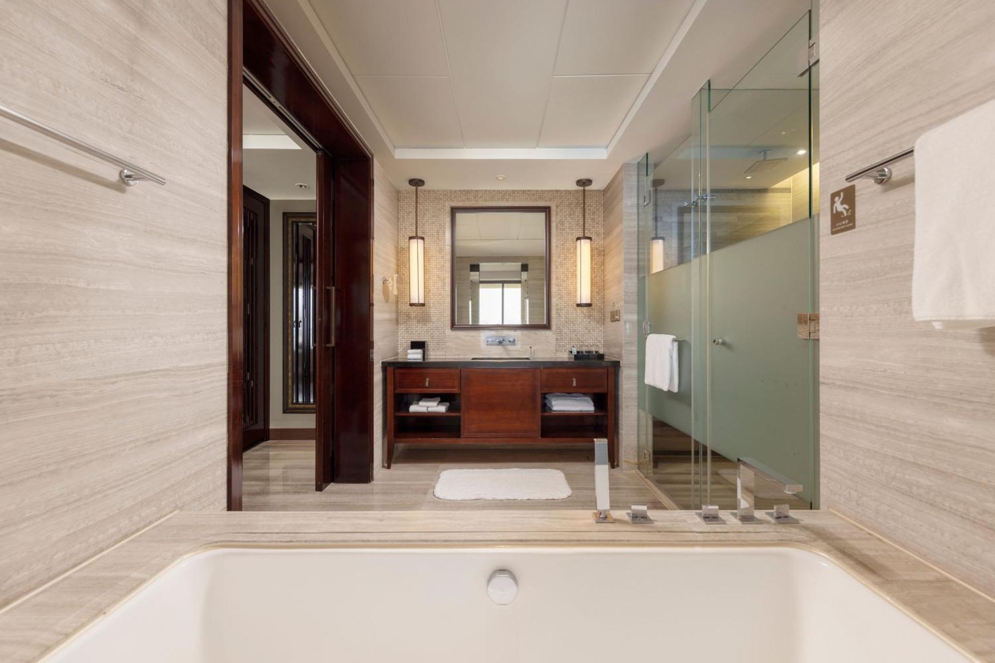וואנינג Sheraton Shenzhou Peninsula Resort מראה חיצוני תמונה